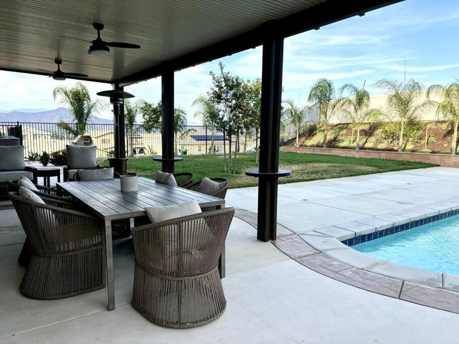 Vineyard Poolside Retreat Villa Winchester Eksteriør bilde